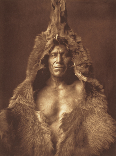 Edward S. Curtis: 100 Masterworks reviewed by the Los Angeles Times